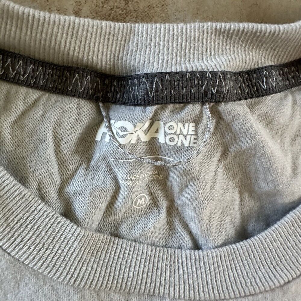 Hoka One One Men's T-Shirt Size Medium Crewneck‎ Gray Sports Athletic Time To… - Picture 3 of 7